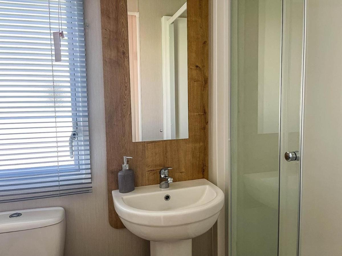 فندق Lovely 8 Berth Caravan For Hire At Barmston Beach Holiday Park Ref 62002O Lund المظهر الخارجي الصورة